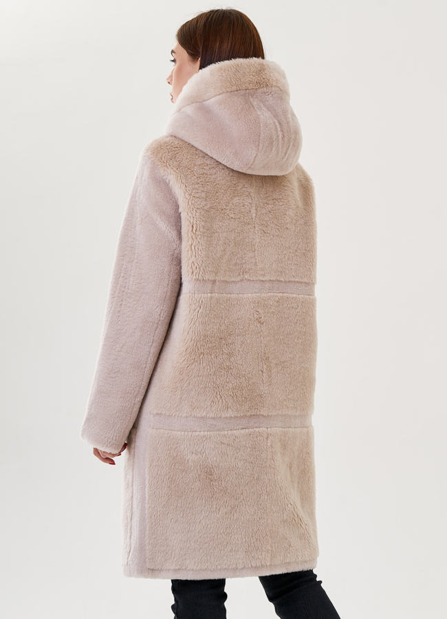 Пальто из эко меха с капюшоном модель № 79319 в кредит