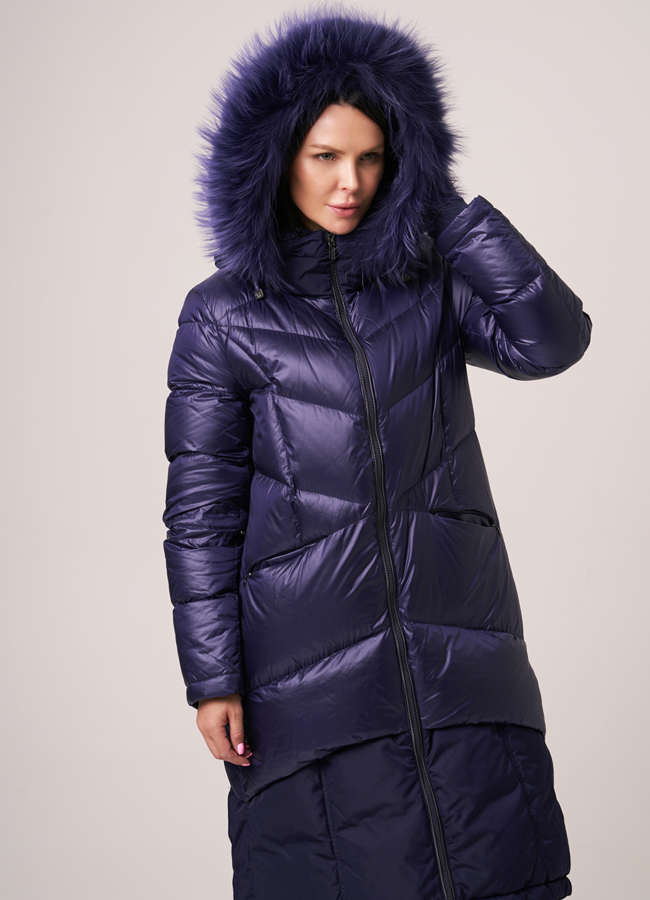 Пуховик DiegoM на молнии с капюшоном с отделкой из енота модель № Diego-M 723 в рассрочку