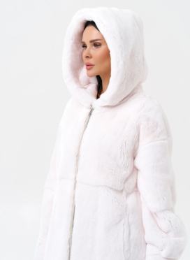 Шуба из меха кролика с капюшоном