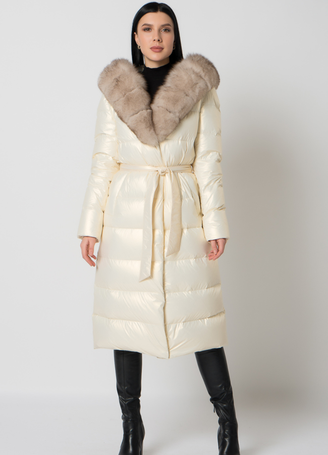 фото Белый пуховик с мехом  модель № 2192