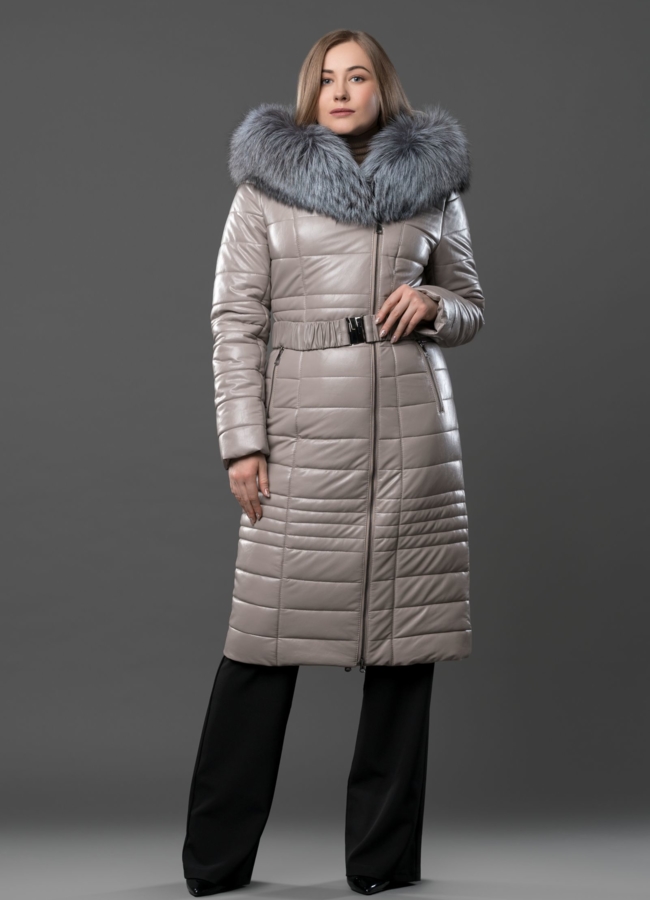 Пуховик из эко кожи с капюшоном, отделка чернобурка модель № 11756 меха малина