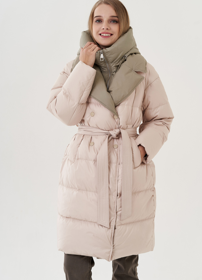 Женский пуховик с капюшоном  модель № 25440 меха малина