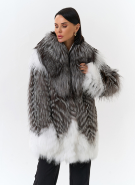 Шуба из меха чернобурой лисы