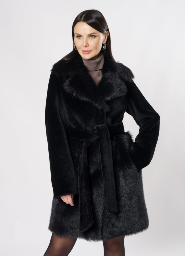 Дубленка черного цвета с английским воротником модель № 1416-86 меха малина