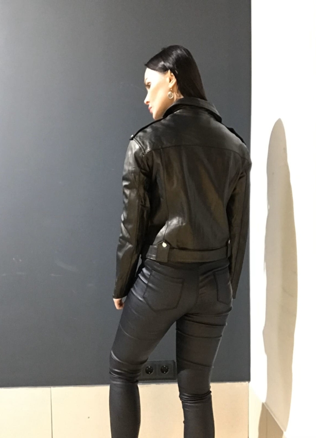 фото Куртка кожаная черного цвета модель № 923