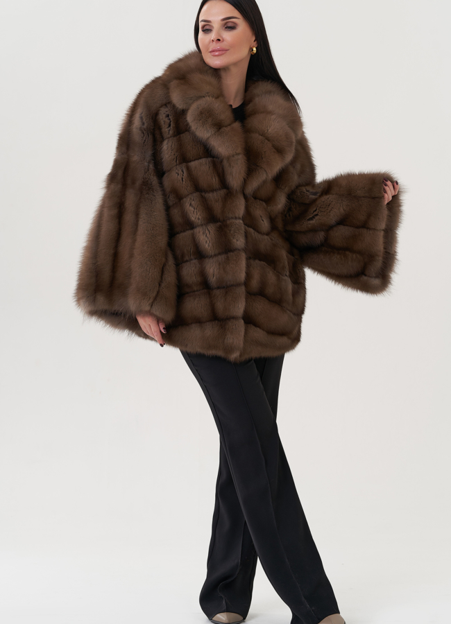 Шуба из куницы с английским воротником  модель № 26038 в рассрочку