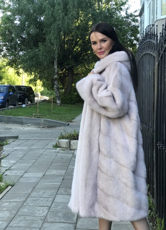 Светлая норковая шуба  модель № 3002 в рассрочку