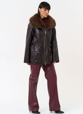 Удлиненная куртка из эко кожи с воротником из эко меха Удлиненная куртка из эко кожи с воротником из эко меха