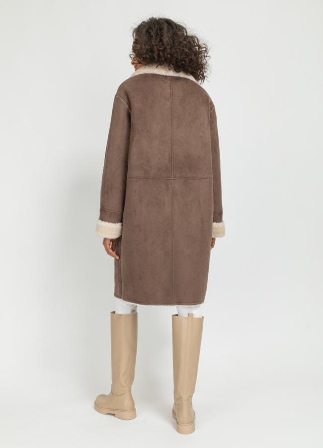 Женская дубленка из искусственного меха модель № 23611 в рассрочку