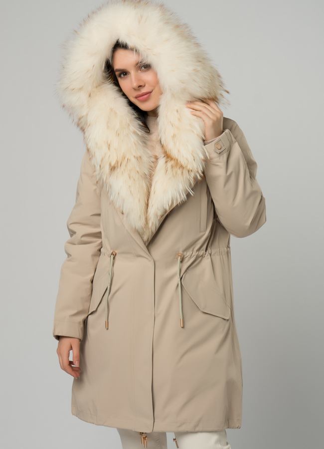 Светлая парка с мехом енота модель № 73381 универмаг малина