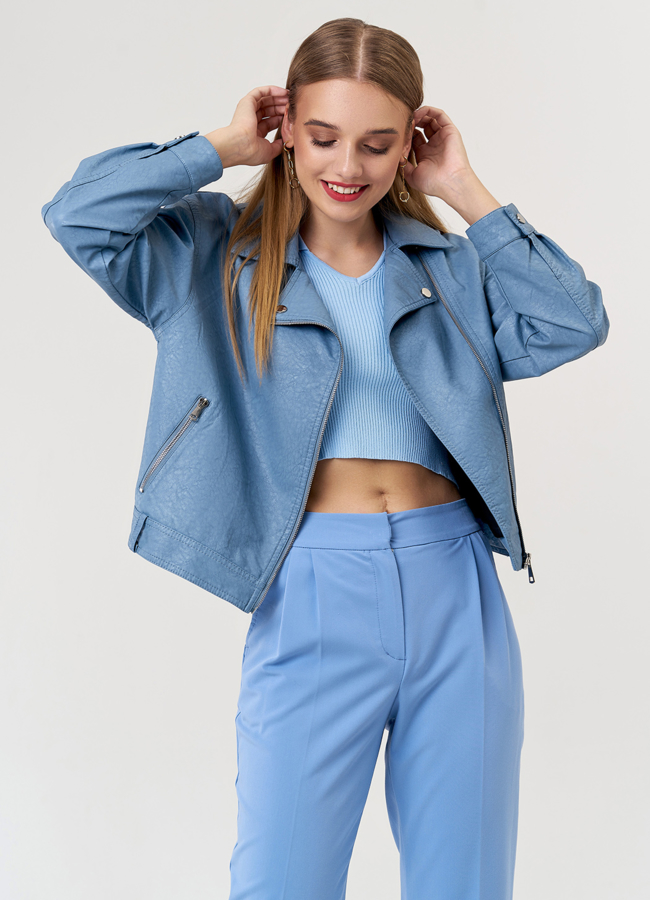 Куртка из эко кожи в голубом цвете модель № 21188 меха малина