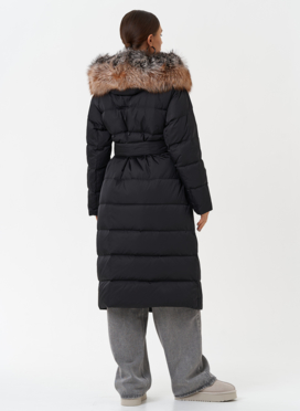 Пуховик с капюшоном из меха чернобурки