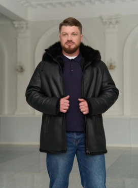 Мужская дубленка черного цвета с капюшоном
