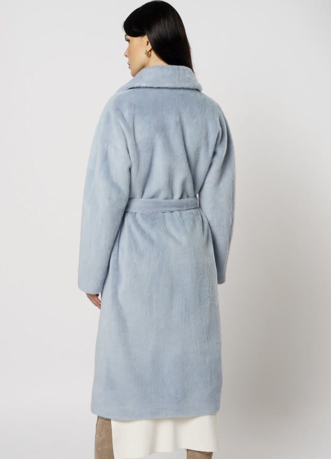 Двубортное пальто голубого цвета модель № 20744 универмаг малина