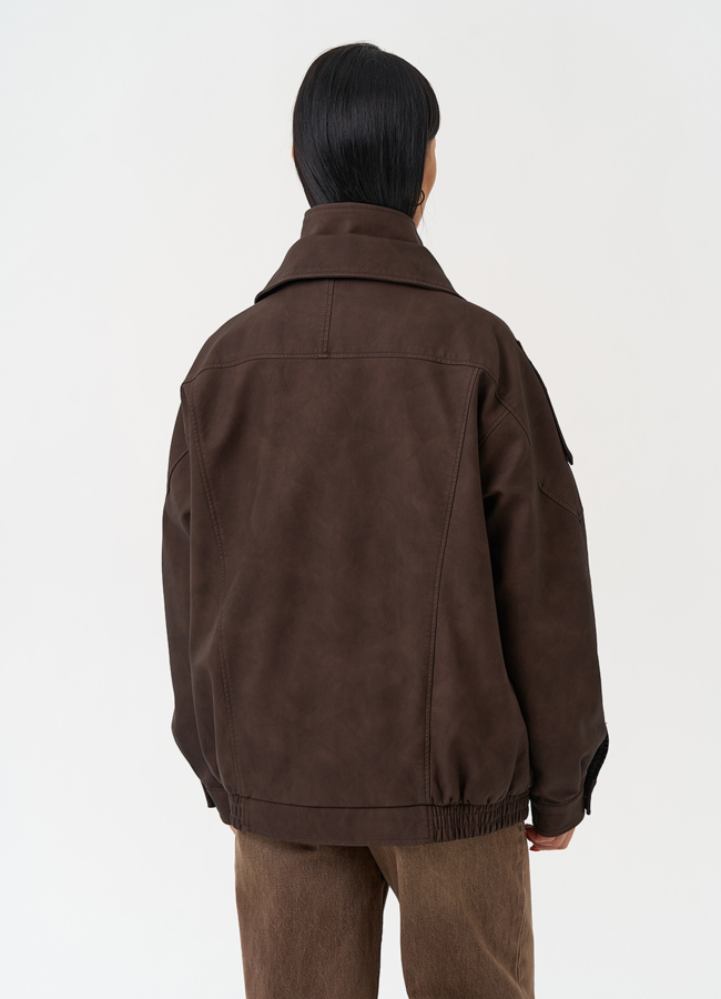 Женская куртка бомбер из эко кожи коричневого цвета модель № 30418 в рассрочку