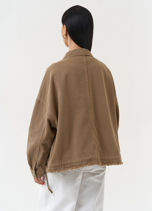 фото Женская джинсовая куртка коричневого цвета модель № 30409