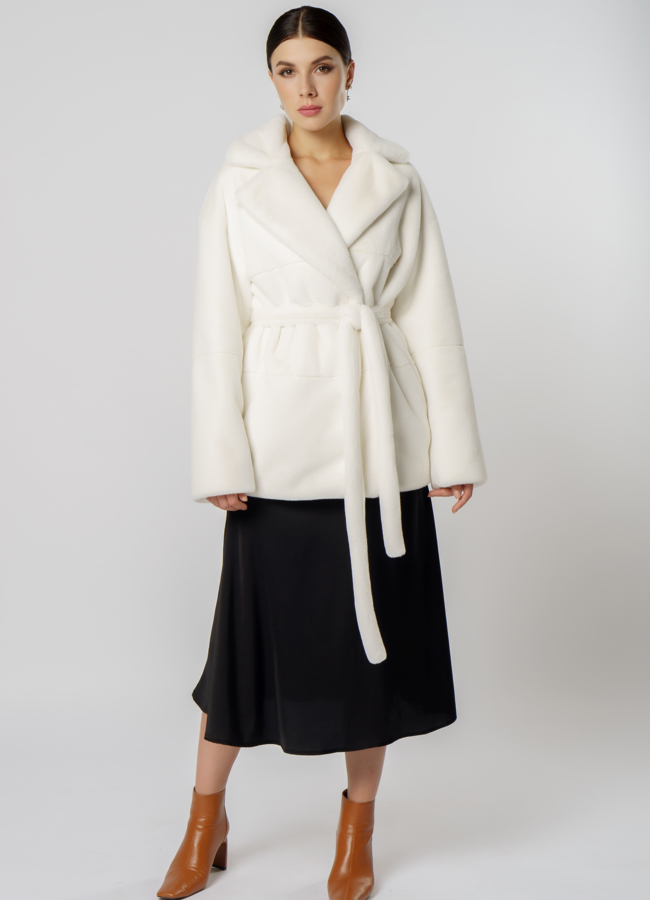 фото Шуба из искусственного меха белого цвета модель № 17843