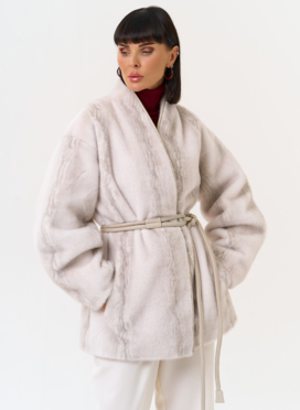 Светлая шуба из эко меха Светлая шуба из эко меха