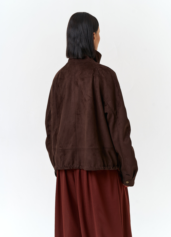 фото Женская куртка из эко замши с воротником стойкой модель № 33028