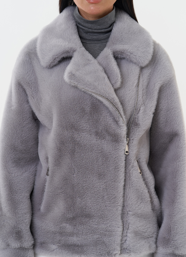 Укороченное пальто-косуха из эко меха модель № 27691 универмаг малина