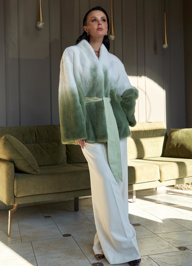 Женская шуба из меха норки с градиентом модель № 28092 в кредит