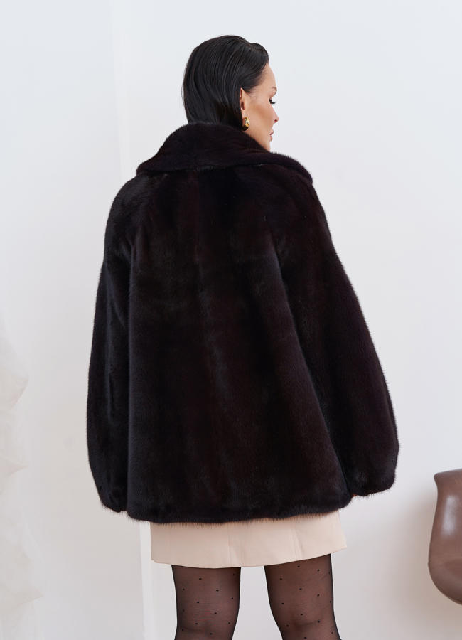 Короткая шуба из меха норки модель № 27544 универмаг малина