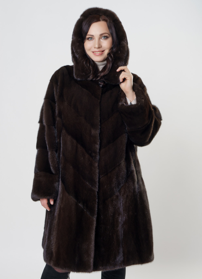 Шуба из скандинавской норки с капюшоном коричневого цвета модель № S-902 универмаг малина