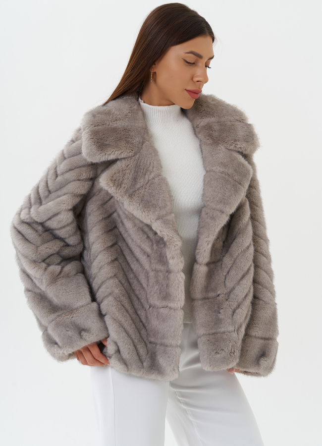 Укороченная куртка из эко меха модель № 26673 универмаг малина