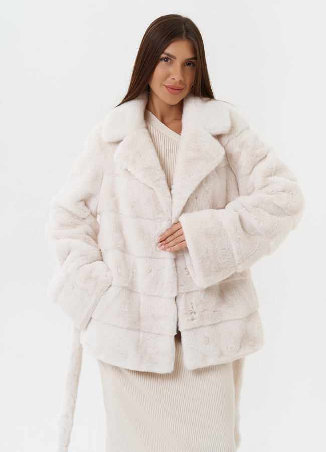 Короткая шуба из эко меха с английским воротником модель № 27712 универмаг малина