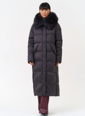 Женский пуховик с капюшоном из меха чернобурки
