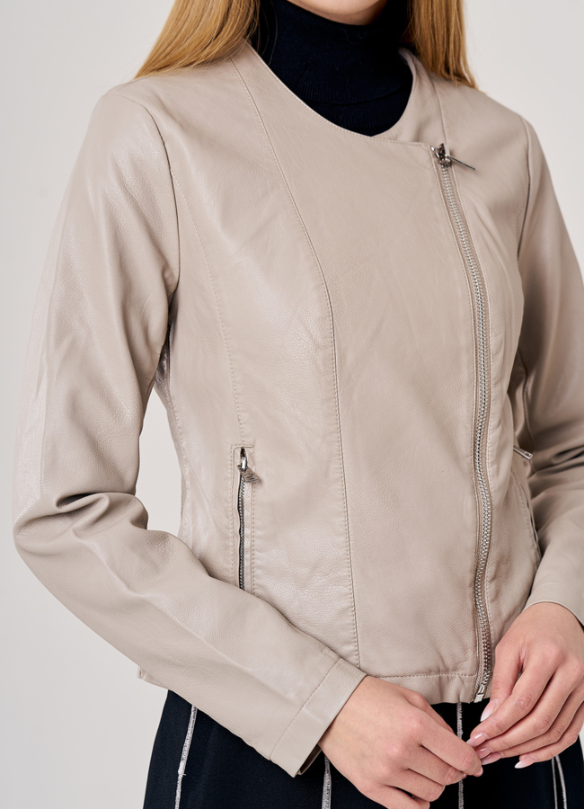 Куртка из эко кожи бежевого цвета модель № 20508 универмаг малина