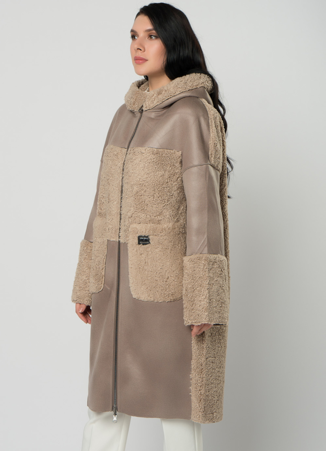 Светлое двустороннее пальто из эко замши с накладными карманами модель № 7702 универмаг малина