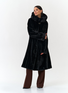 Шуба из меха норки с капюшоном