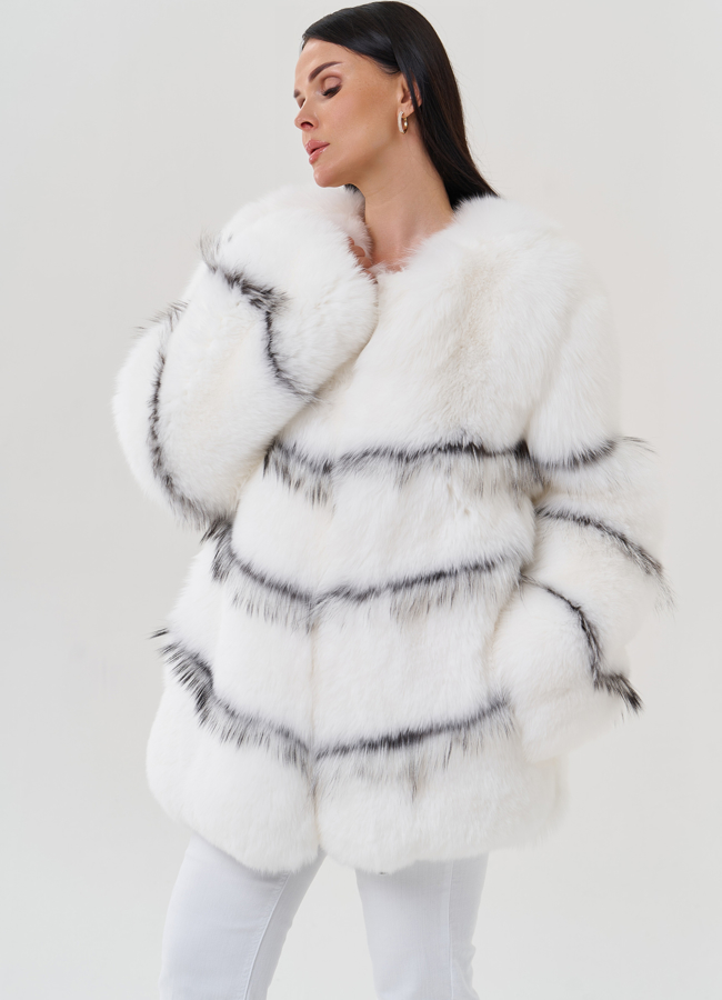 Шуба из меха лисы белого цвета модель № 27615 универмаг малина