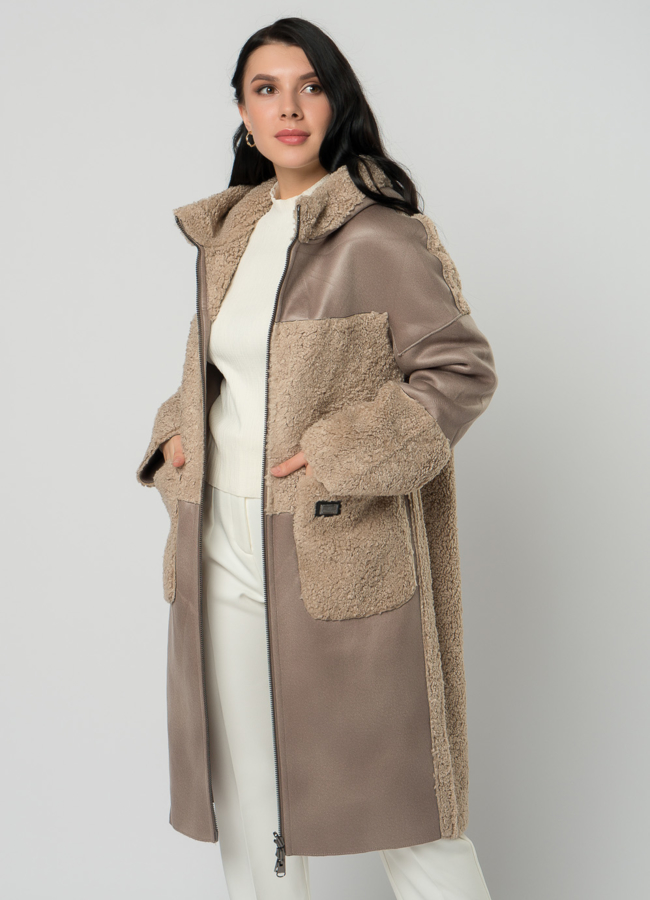 Светлое двустороннее пальто из эко замши с накладными карманами модель № 7702 меха малина