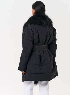 Женское зимнее полупальто черного цвета с мехом лисы