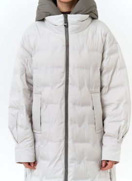 Женское утепленное пальто с капюшоном