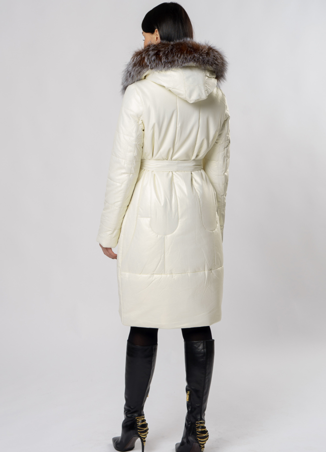 Светлый пуховик из эко кожи с капюшоном модель № W201 в рассрочку