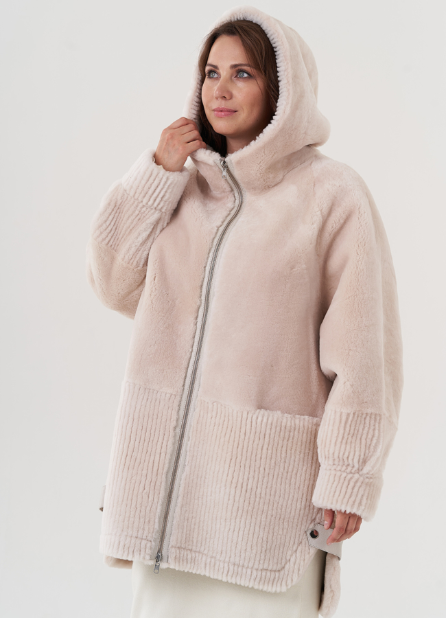 Двухсторонняя женская дубленка с капюшоном модель № 82467 универмаг малина