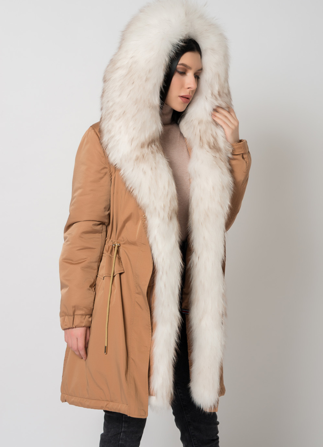 Женская парка с енотом  модель № 19015 универмаг малина