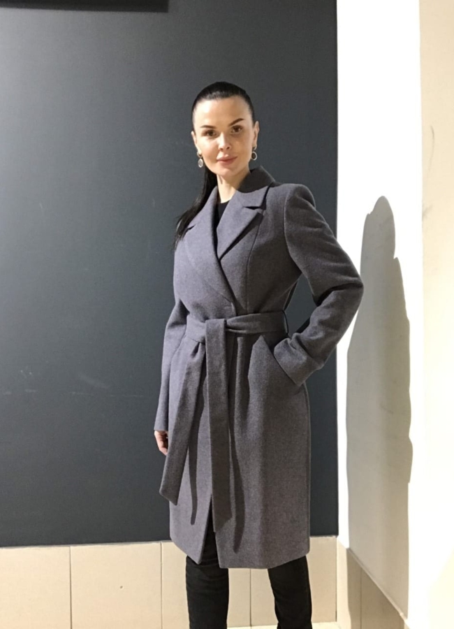 Приталенное женское пальто модель № 2584 в кредит