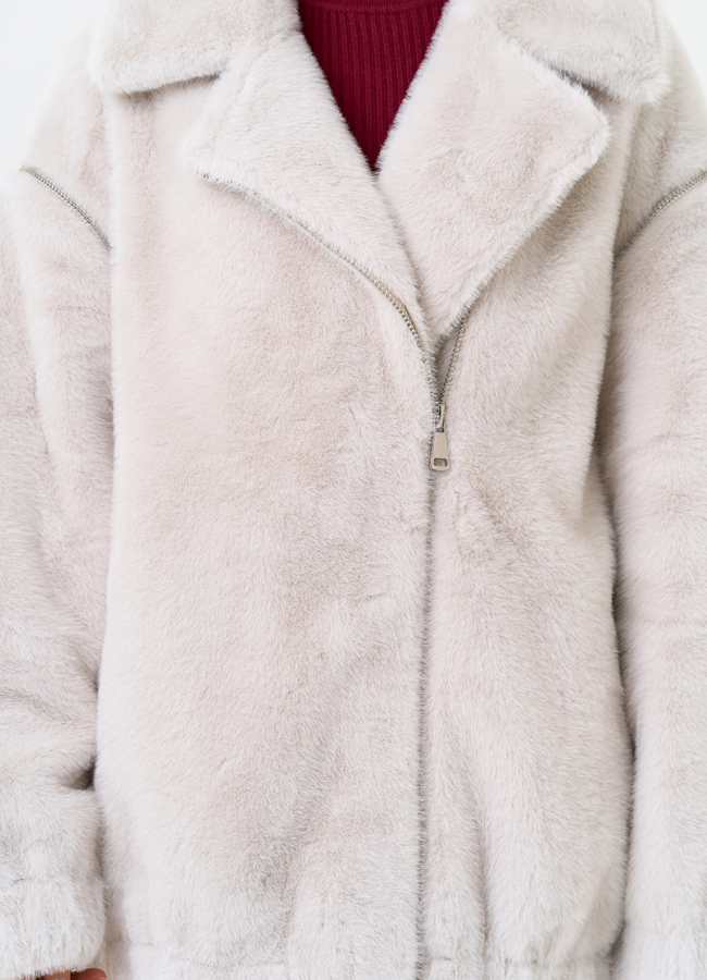 Женский бомбер из эко меха со съемными рукавами модель № 31276 универмаг малина Женский бомбер из эко меха со съемными рукавами модель № 31276 универмаг малина