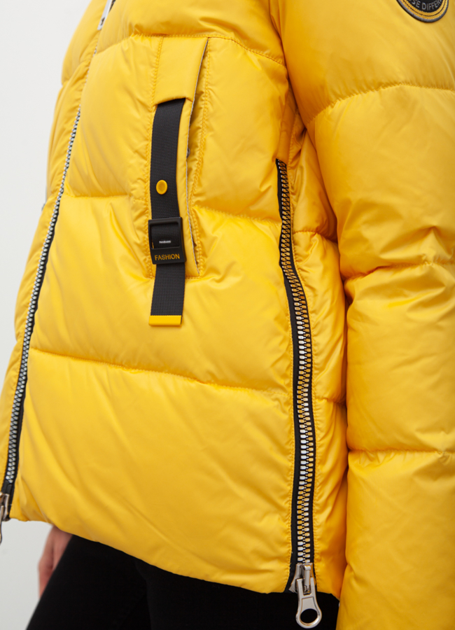 Укороченный женский пуховик с капюшоном модель № 21031 универмаг малина