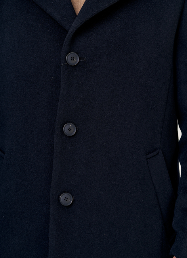 Утепленное мужское пальто в черном цвете модель № 23214 в рассрочку