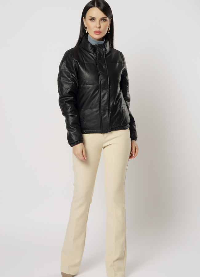 фото Утепленная куртка из эко кожи черного цвета модель № 20778