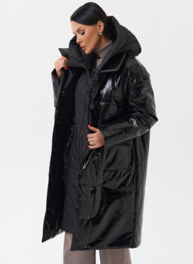 Женский пуховик из эко кожи с капюшоном