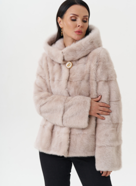 Светлая норковая шуба с капюшоном