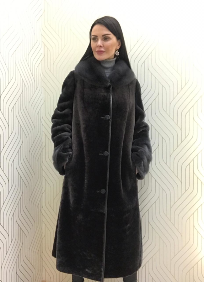 Шуба из мутона модель № С-101 меха малина