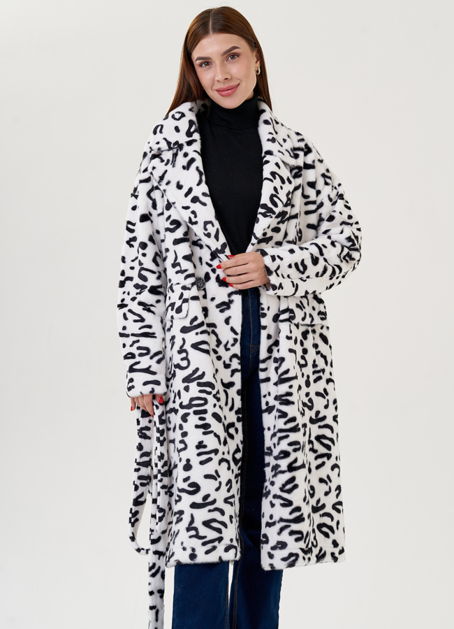 Женское пальто с английским воротником белого цвета  модель № 23456 универмаг малина