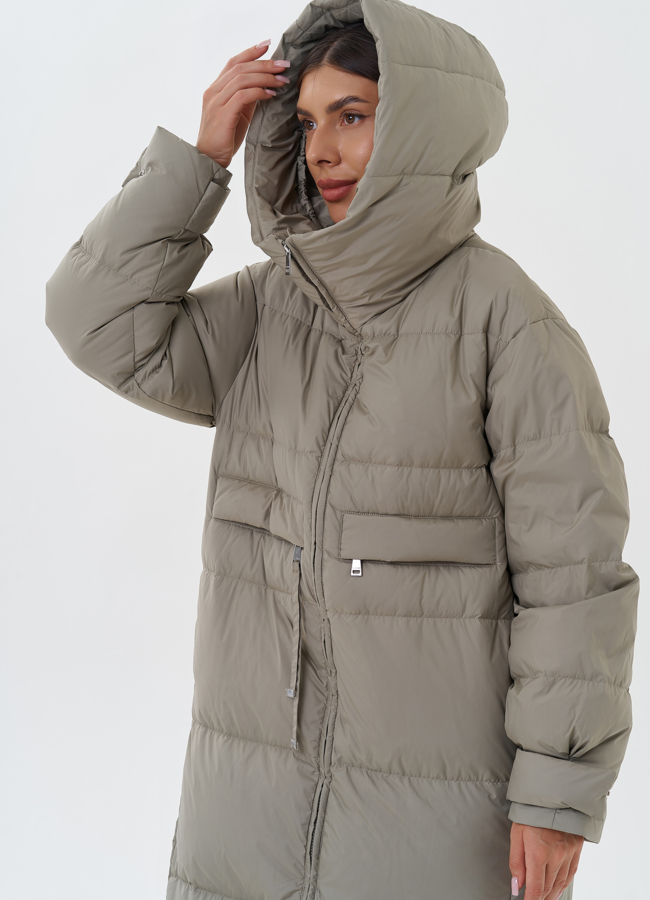 Длинный пуховик с капюшоном модель № 28506 универмаг малина